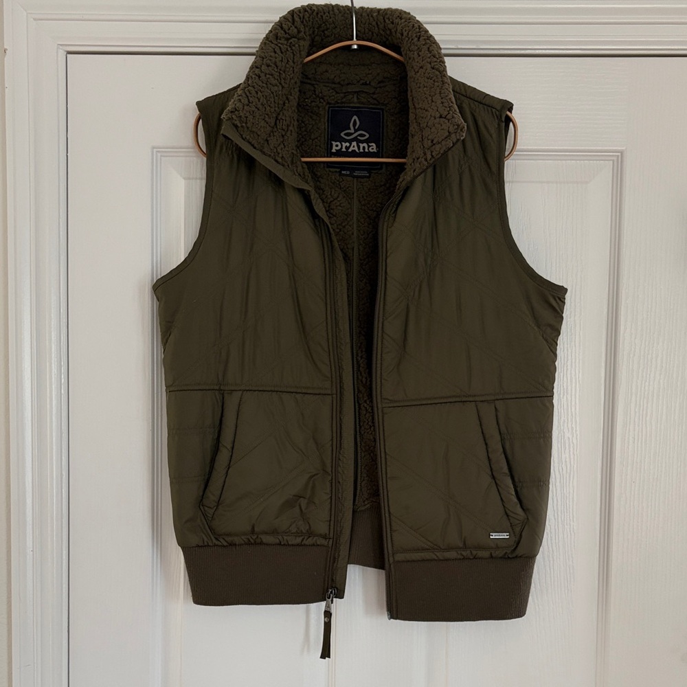 Prana Women’s Quilted Khaki Vest